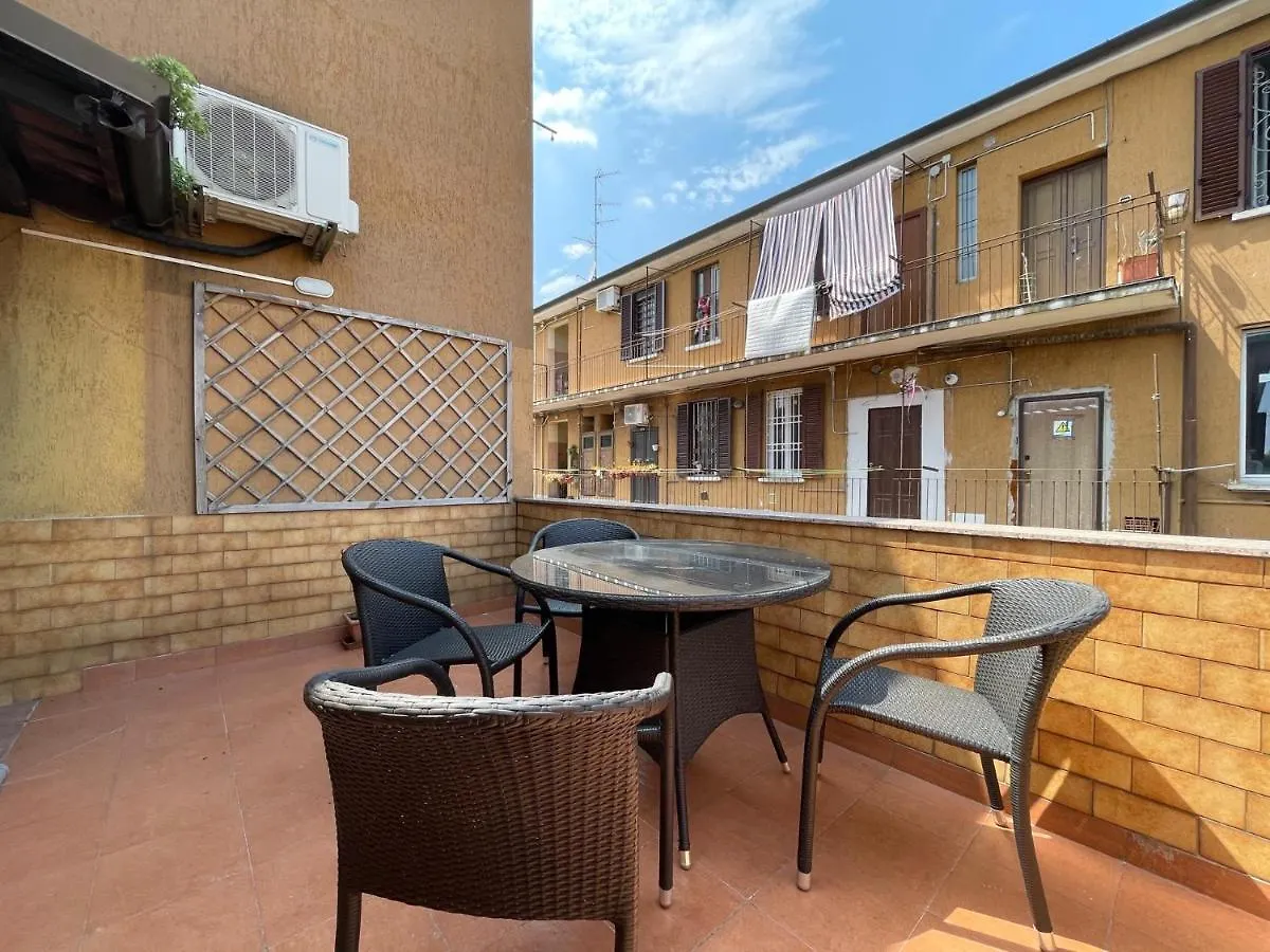 De Sura - La Terrazza Sul Naviglio Lejlighed Milano 0*,  Italien